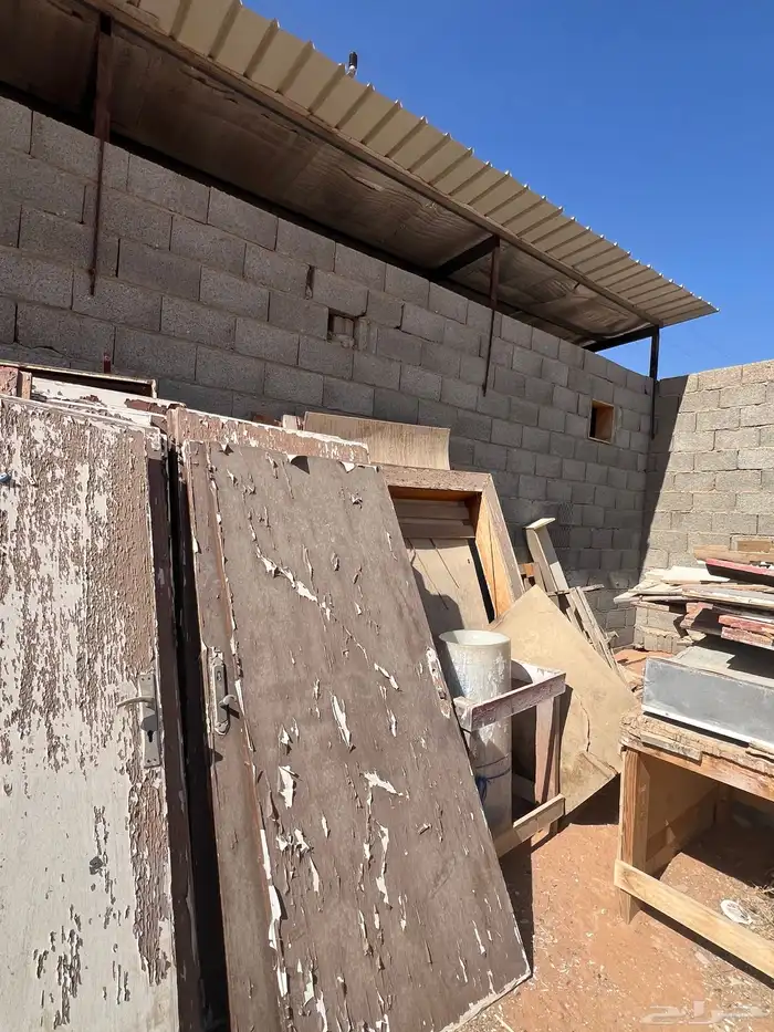 ابواب خشب وحديد للبيع 1