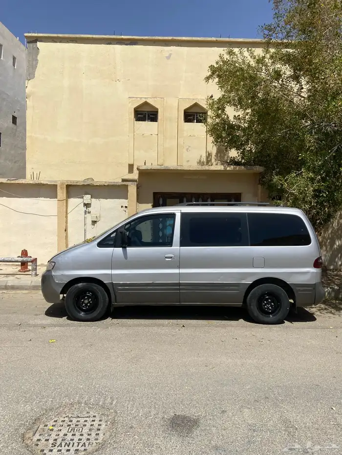 للبيع باص ديزل هونداي موديل 2000 2