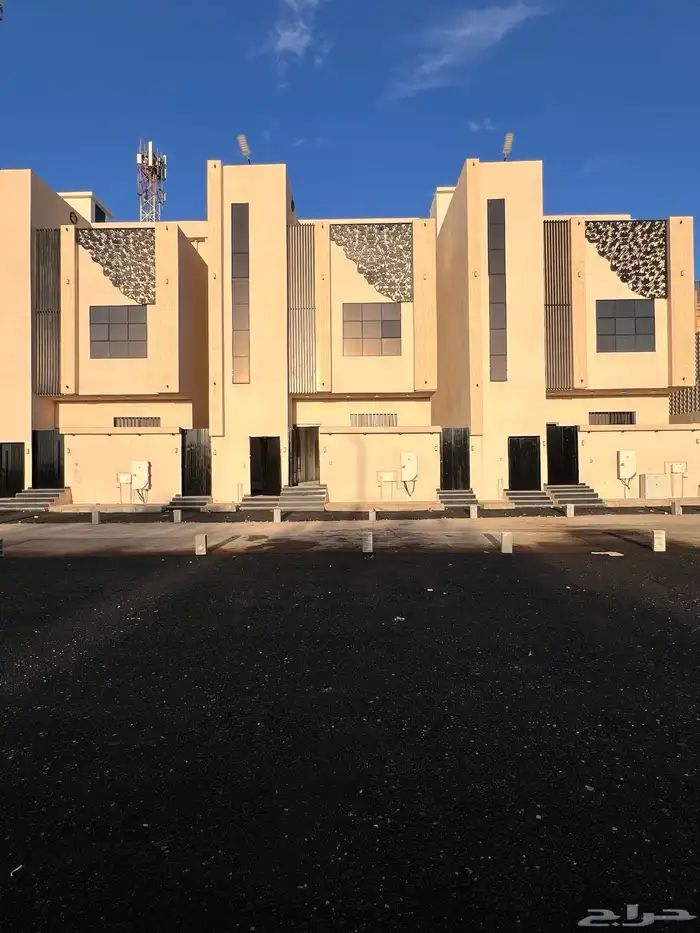 للبيع ادوار ارضيه وارواف علويه حى النسيم خميس مشيط 0