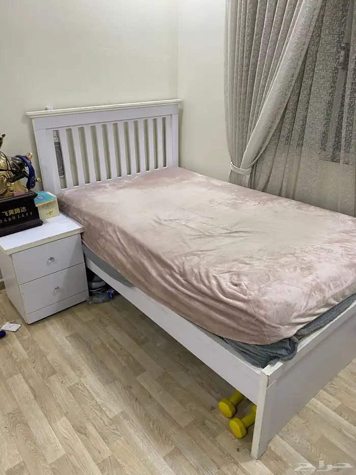 بيع مساند وسرير نفر ونص ودولاب 2