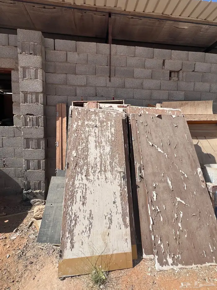 ابواب خشب وحديد للبيع 0