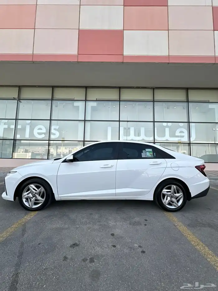 اكسنت 2025 ممشى قليل شبه جديدة 8