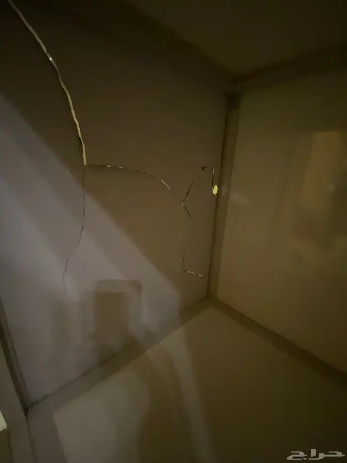 عندي دولاب المنيوم و علاقت ملابس 2