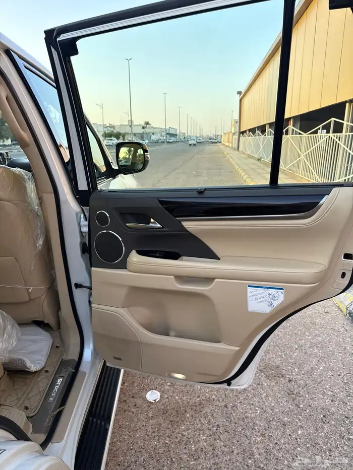 لكزس 2019 فل كامل 14