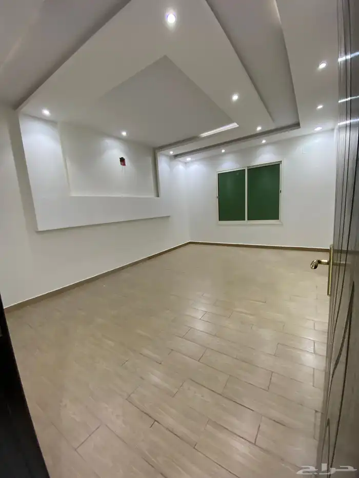 فله للبيع حي عكاظ 19