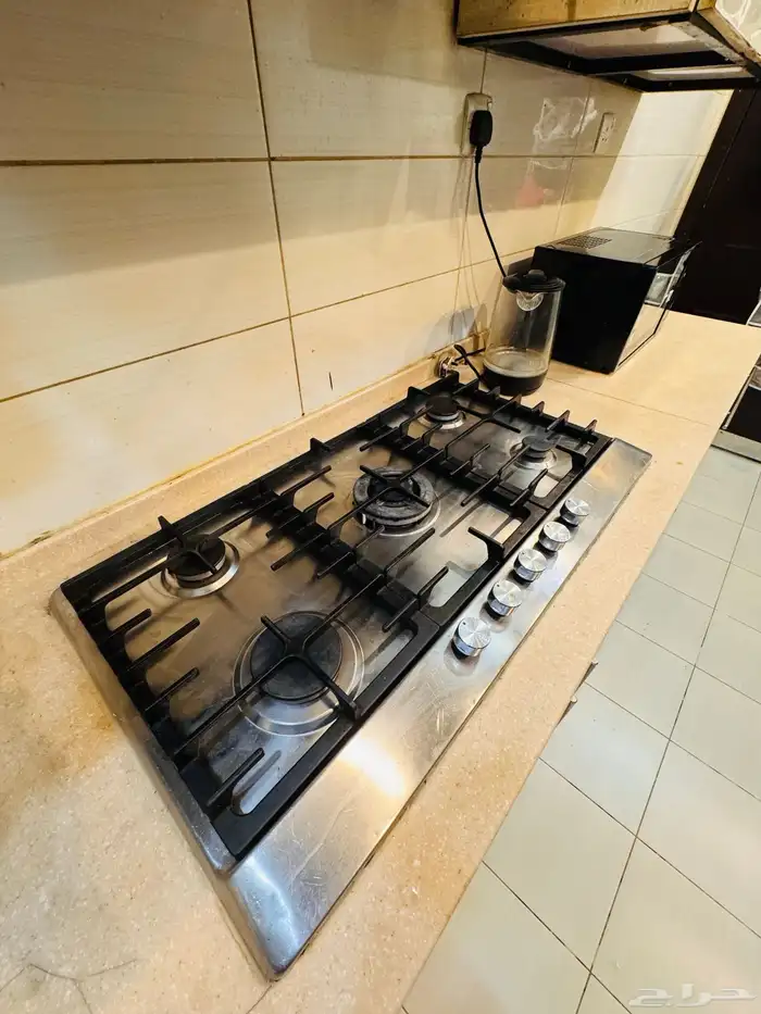 مطبخ كامل كبير خشب و رخام مع بوتاجاز و فرن 1