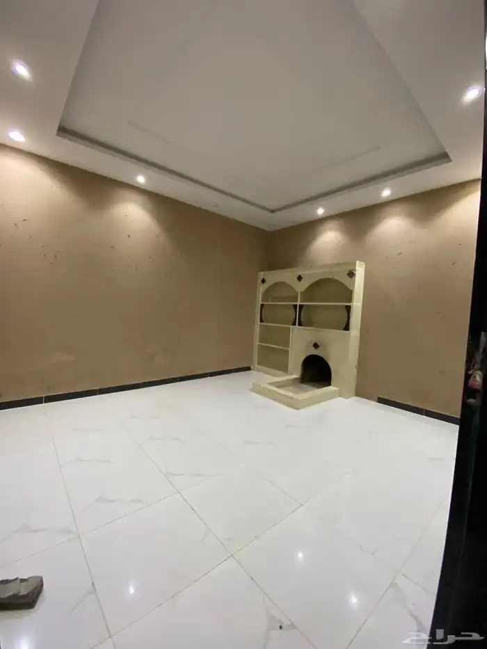 فله للبيع حي عكاظ 2