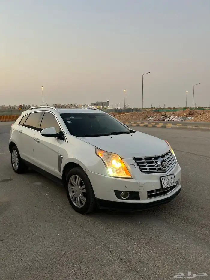 للبيع كاديلاك نظيف 1