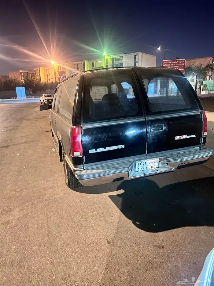 جي ام سي موديل 1992 اسود بدي نظيف 3