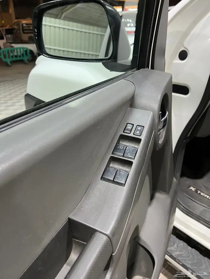 للبيع نيسان اكسنيرا موديل 2014 8