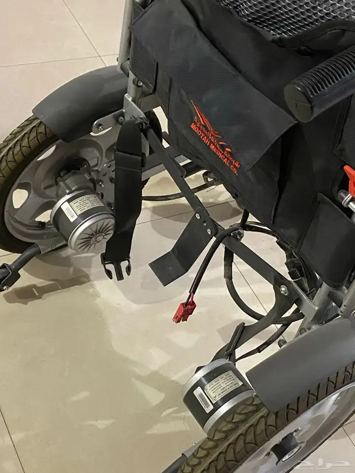 كرسي متحرك لكبار السن وذوي الاحتياجات الخاصة 2