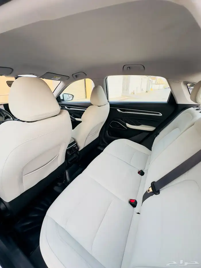 للبيع جيلي امجراند 2023 محركات وكاله السعر 27500 6