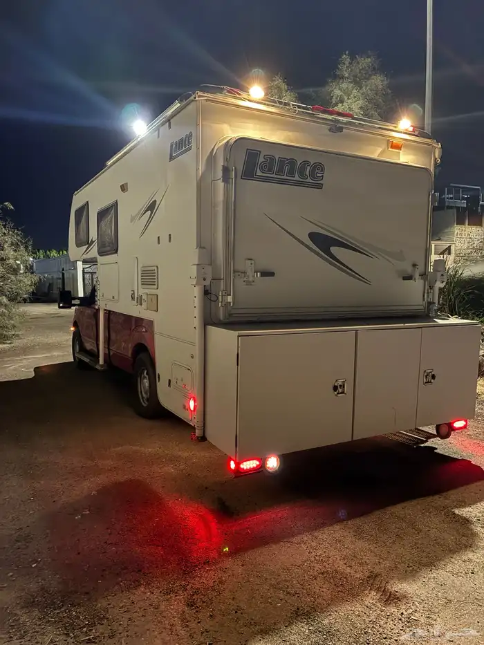 كرفان كامبر امريكي 2008 نظيف مخزن مكلف حول 120 الف 19