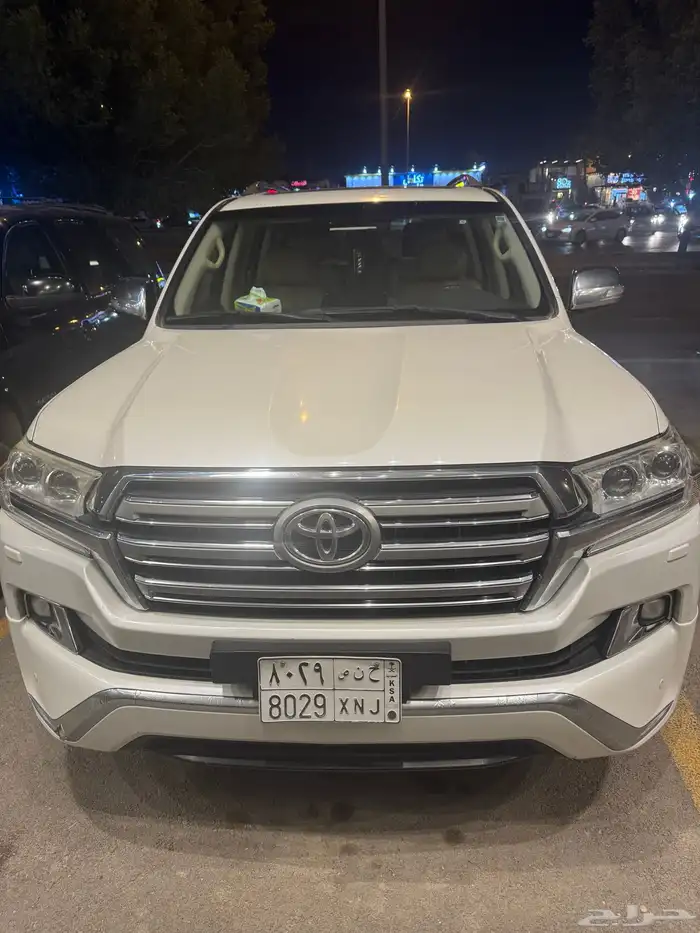 لاندكروزر 2016 VXR سعودي 0