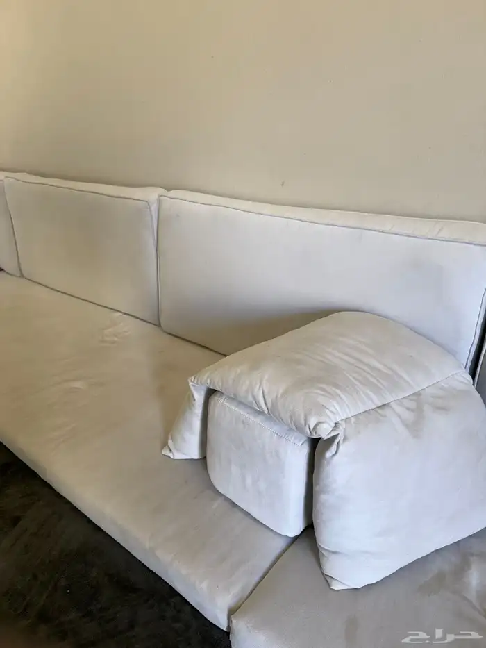 جلسة ارضية ومكيف شباك وكنب وفرن للبيع مستعجل 1