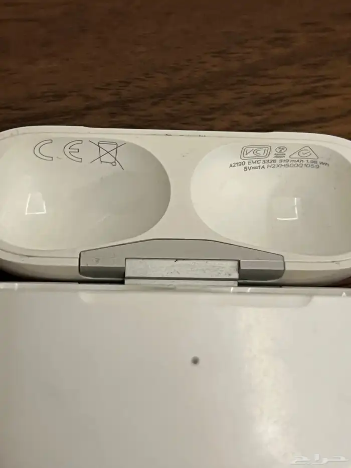 ايربودز برو الأصدار الأول ( بوكس الشحن ) أصلي من جرير 3