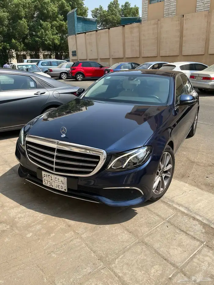 مرسيدس E200 جفالي مالك اول للبيع مخزن 0
