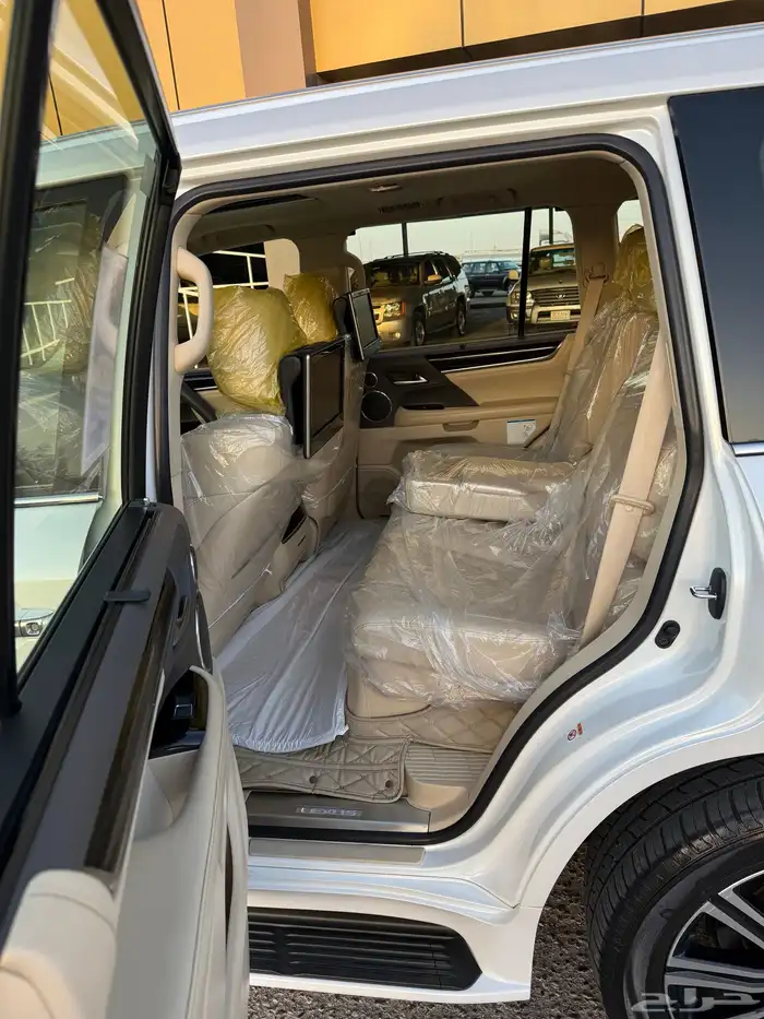 لكزس 2019 فل كامل 6