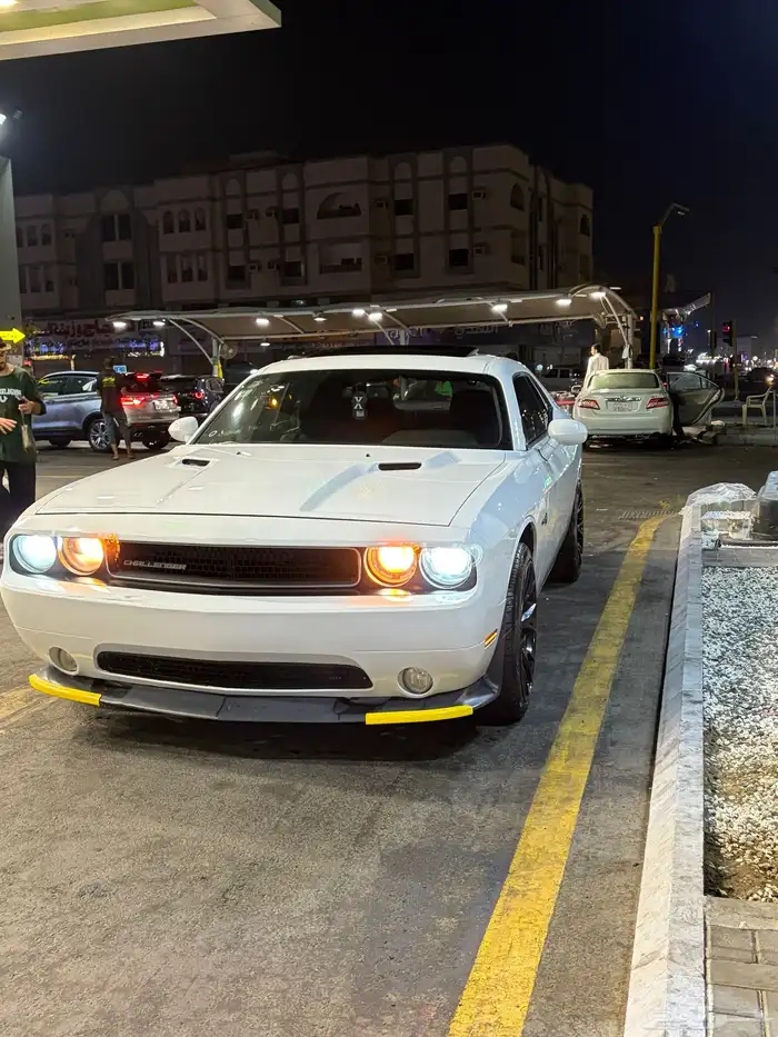 تشالنجر 2013 RT V8 0