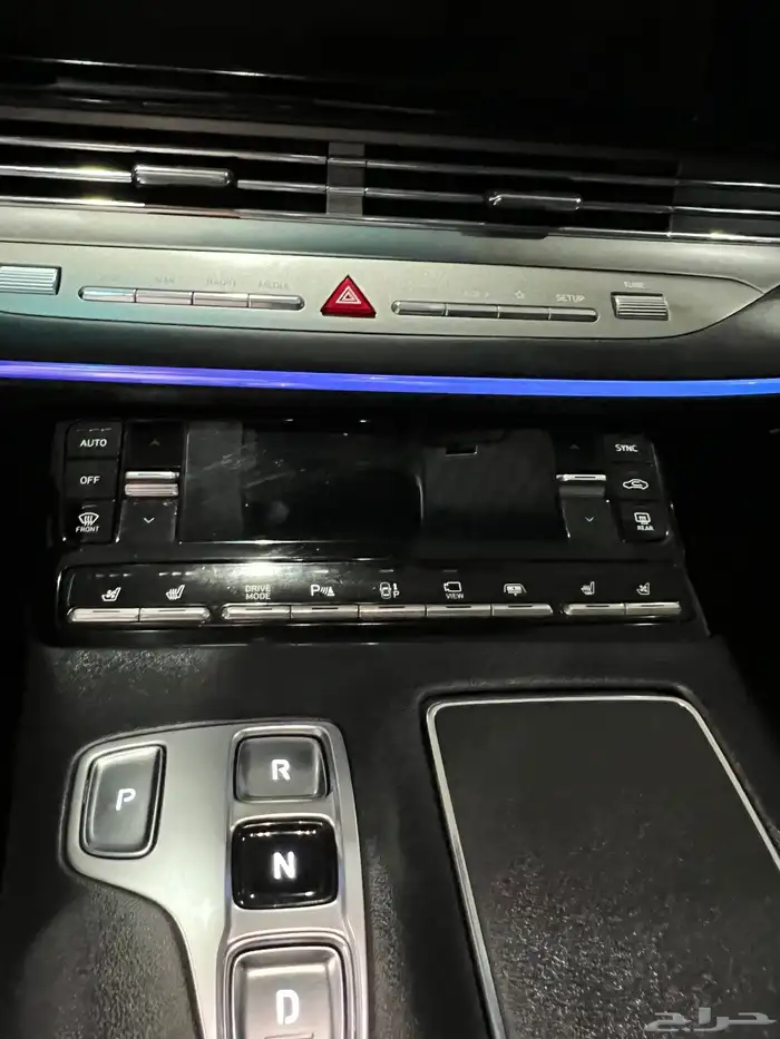 ازيرا فل كامل ماعدا فتحت للسقف 0