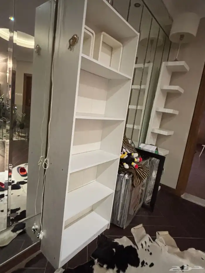 ارفف من ايكيا نظيفه جد ا 1