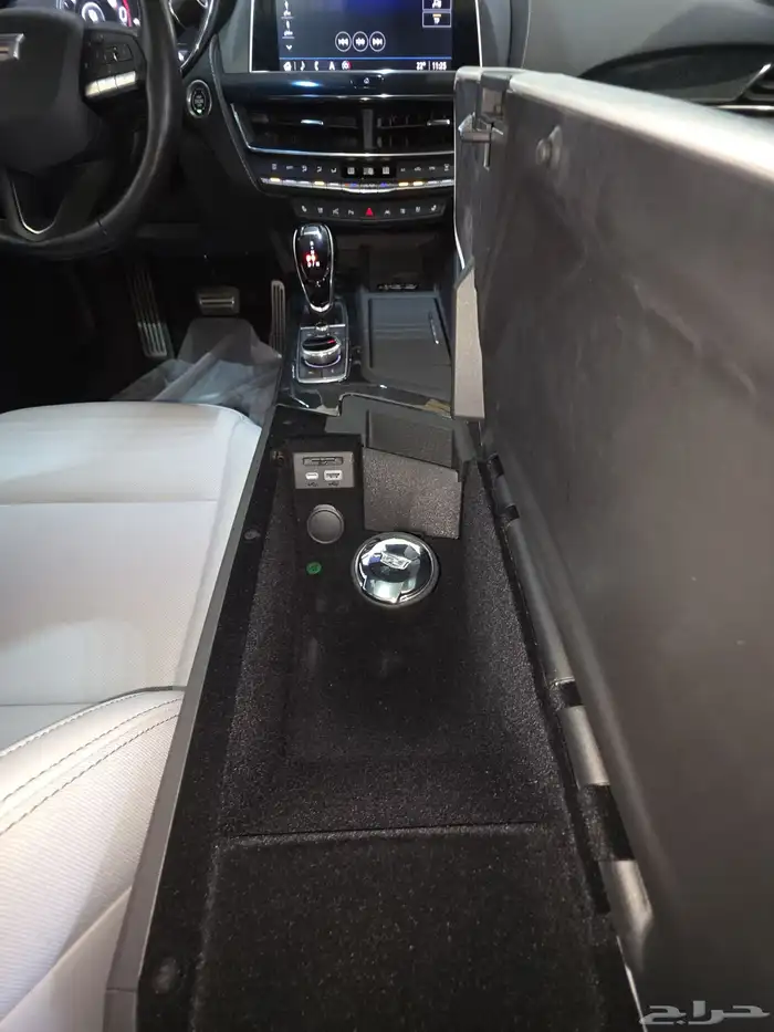 كاديلاك2022 CT5 بحالة الوكالة 11