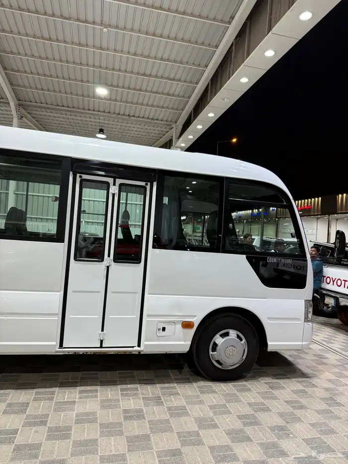 للبيع باص هونداي كونتي ديزل موديل 2014 ممشي قليل 30 راكب 11