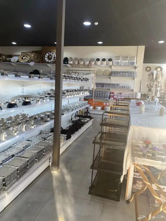 محل اثاث. وأواني منزليه للتقبيل 3