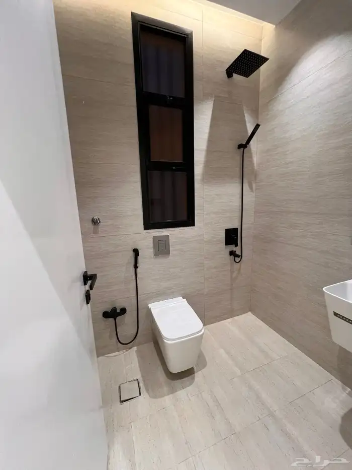 للبيع ادوار ارضيه وارواف علويه حى النسيم خميس مشيط 23