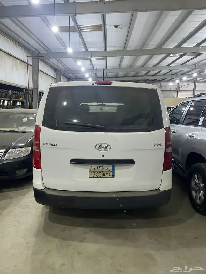 للبيع هونداي فان بضاعه موديل 2016 4