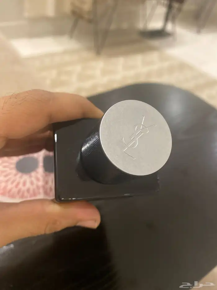 عطر واي سان لوران بارفيوم المركز شبه جديد 1