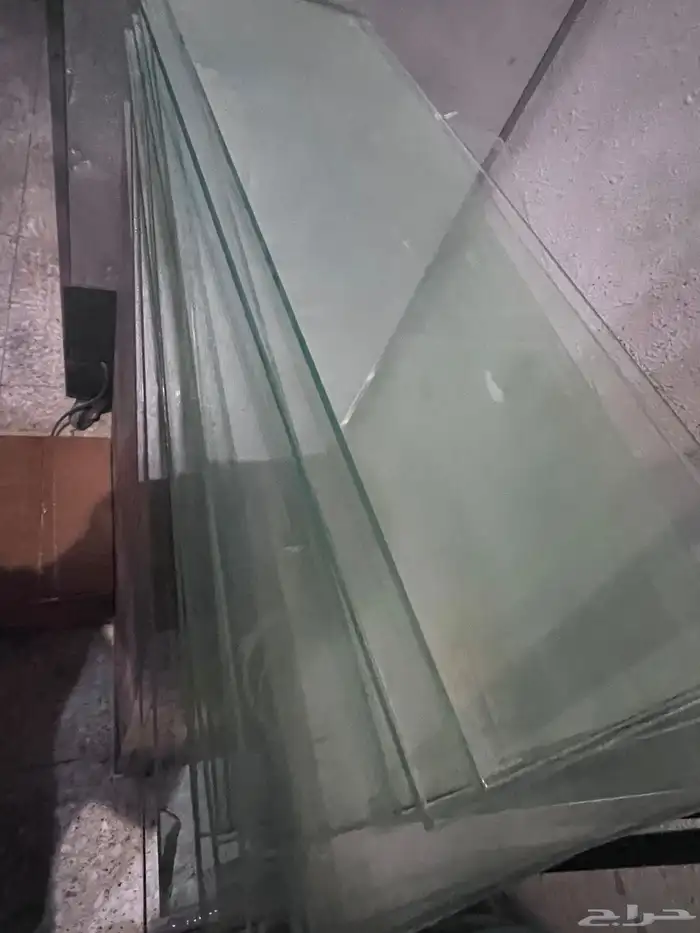 ديكور للبيع مقاس 5 متر مع زجاج تبعه مقاس زجاج 90 0