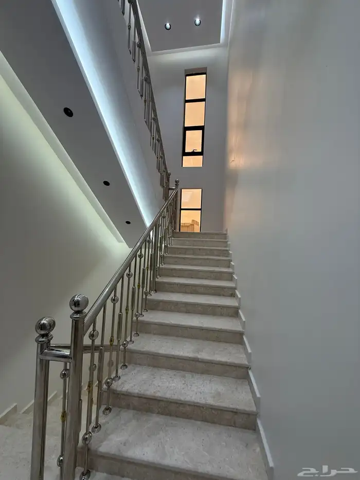 للبيع روف بملحق علوي حي النسيم خميس مشيط 750الف 20