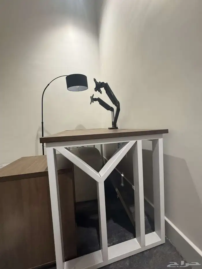 طاولة Pc مع ستاند شاشتين راكب وجاهز 1