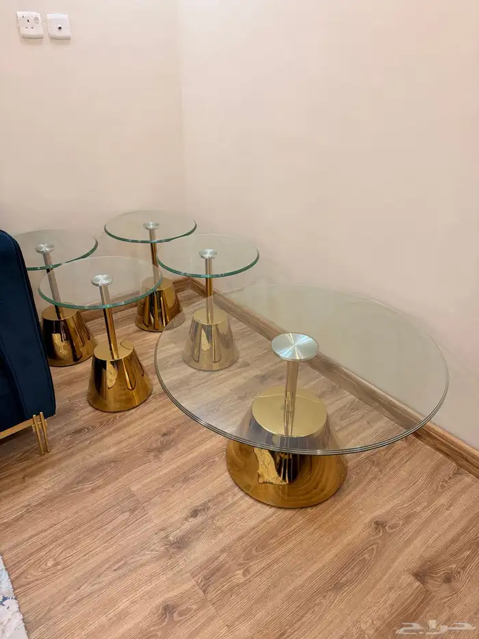 طاوله طقم مدبله لو ذهبي 0