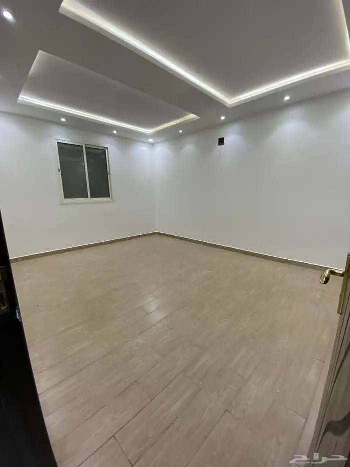 فله للبيع حي عكاظ 23