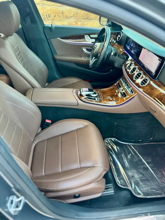 للبيع مرسيدس ((E200)) 2020 ((نظيفة)) مستخدم واحد من الوكاله 42