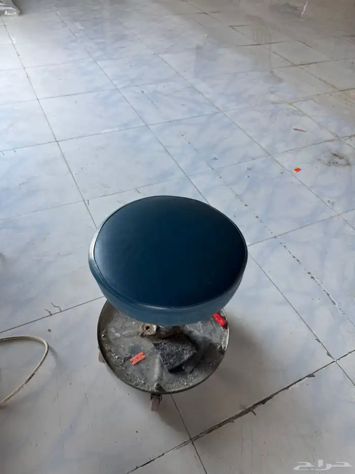 محل تلميع سيارات متكامل مع السجل والعمالة 7