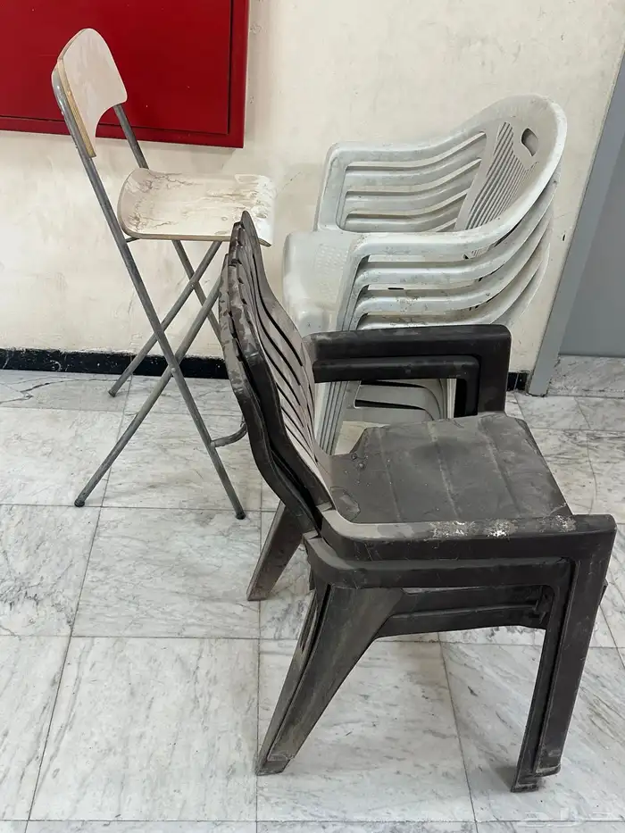 كراسي بلاستيك 2