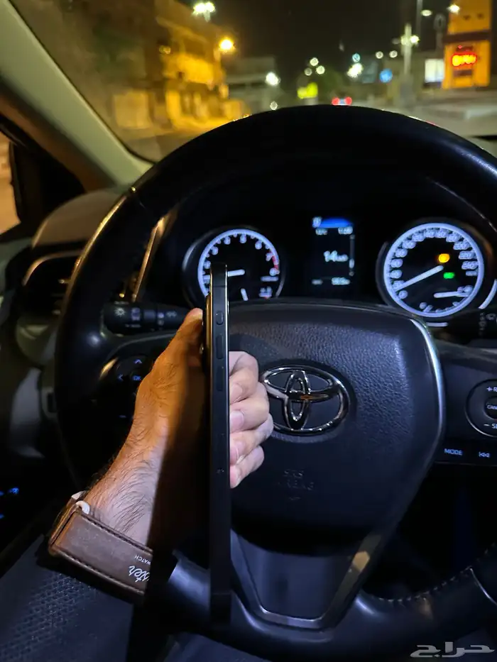 ايفون 15 برو ماكس   ايفون 15 عادي 7