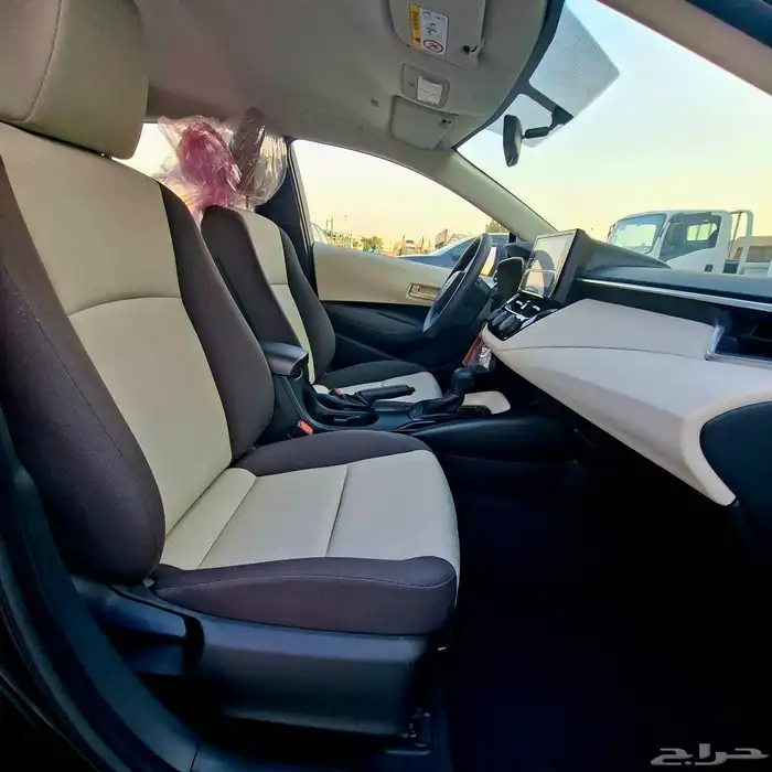 كورولا 2025 مطور مكينه 2.0 اسود السعر 76500 شامل الضريبة 14