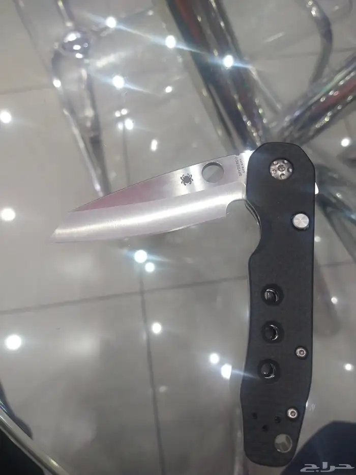 سكين اصلي كاربون فايبر من شركة سبايدر للبيع 3