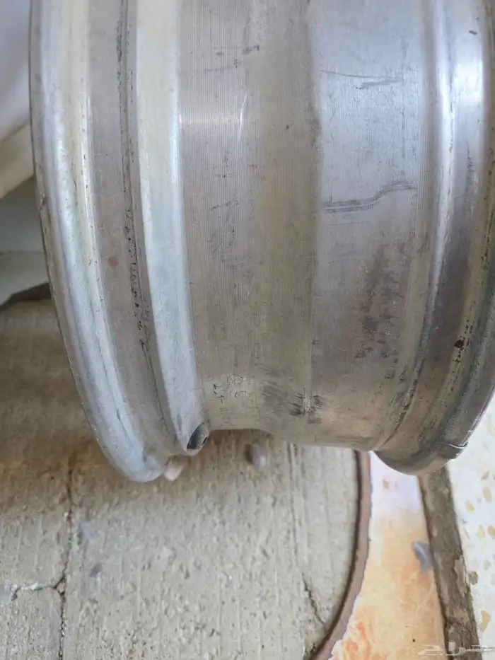 جنط سيارة فرود ماركيز 2006 1