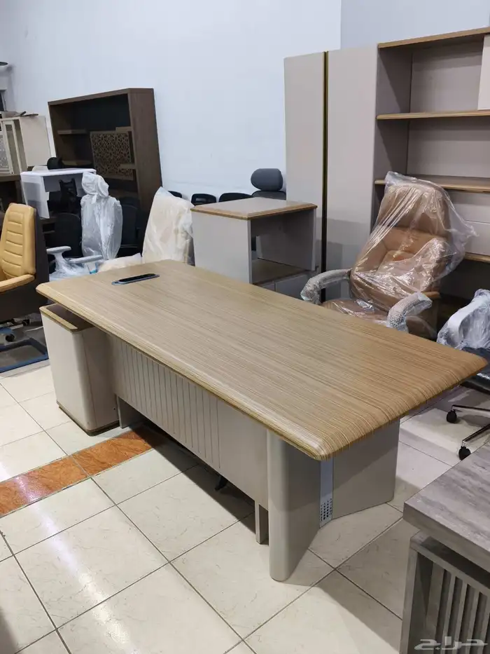 مكتب مدير فخم طقم كامل اثاث مكتبي كامل كراسي دولاب طاولة 13