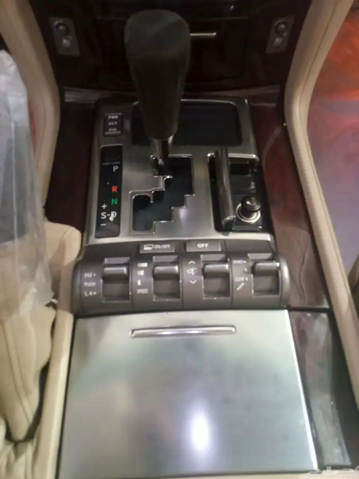 لكزس ( 2010 ) XL570 نظيف بحالة ممتازة 12