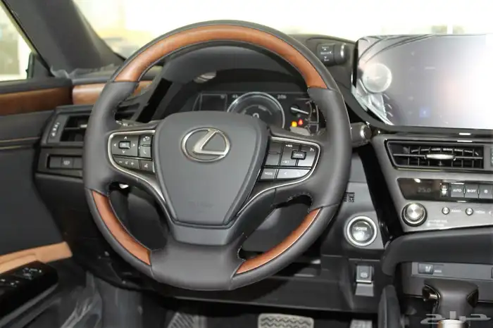 لكزس - ES300 Bh هايبرد - 2025 - نص فل - خليجي 13