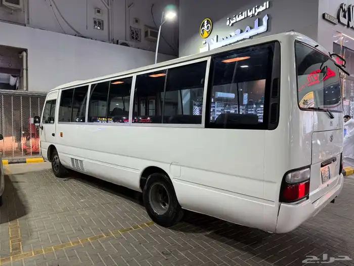 باص كوستر موديل 2015 للبيع 8