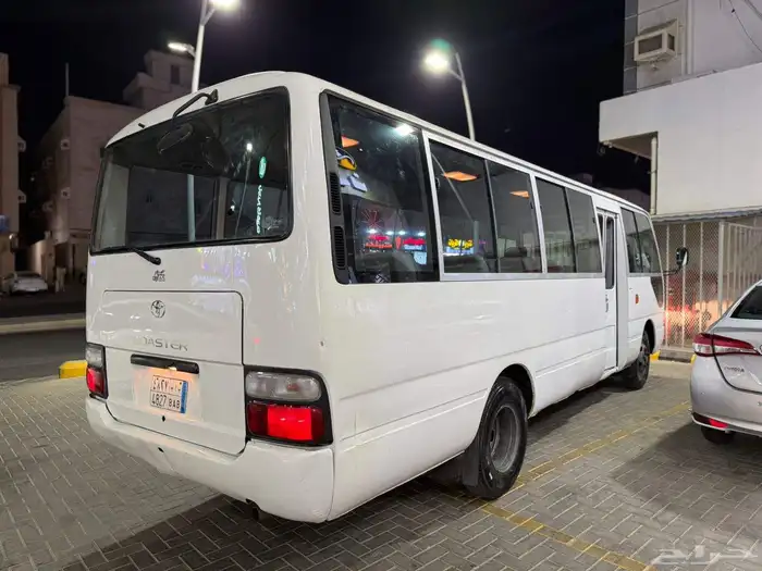 باص كوستر موديل 2015 للبيع 7