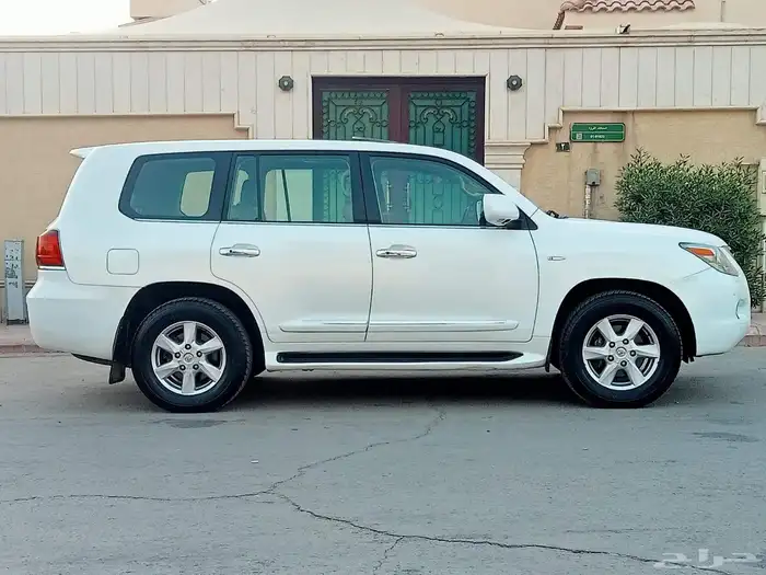 لكزس ( 2010 ) XL570 نظيف بحالة ممتازة 5