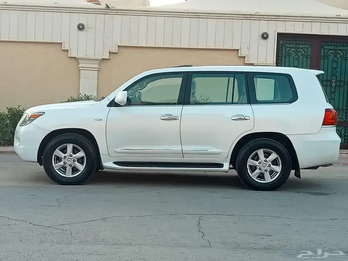 لكزس ( 2010 ) XL570 نظيف بحالة ممتازة 4